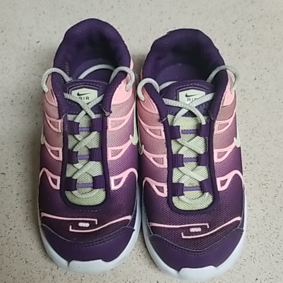toddler girl air max plus
